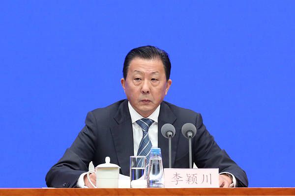 本赛季博尼法斯代表勒沃库森目前出场20次，打进14球并送出6次助攻。